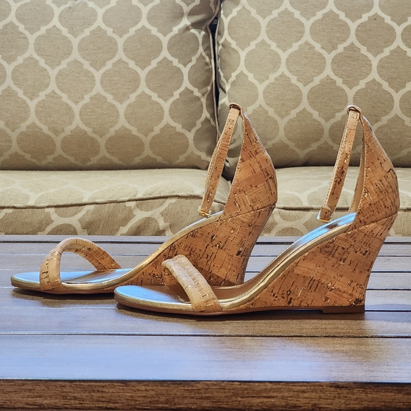 Lilly Pulitzer - Picture 5 of 11